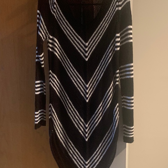 Guess Sz M long sleeve tunic: black & white - Picture 2 of 6